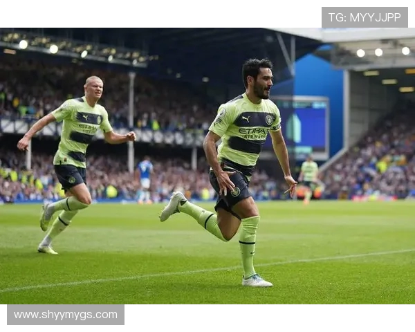 莫耶斯截胡费内巴切！35 岁沃克成埃弗顿后防新核